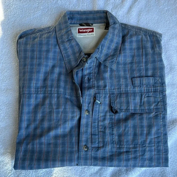 Men’s Wrangler Plaid button up shirt - Picture 1 of 7
